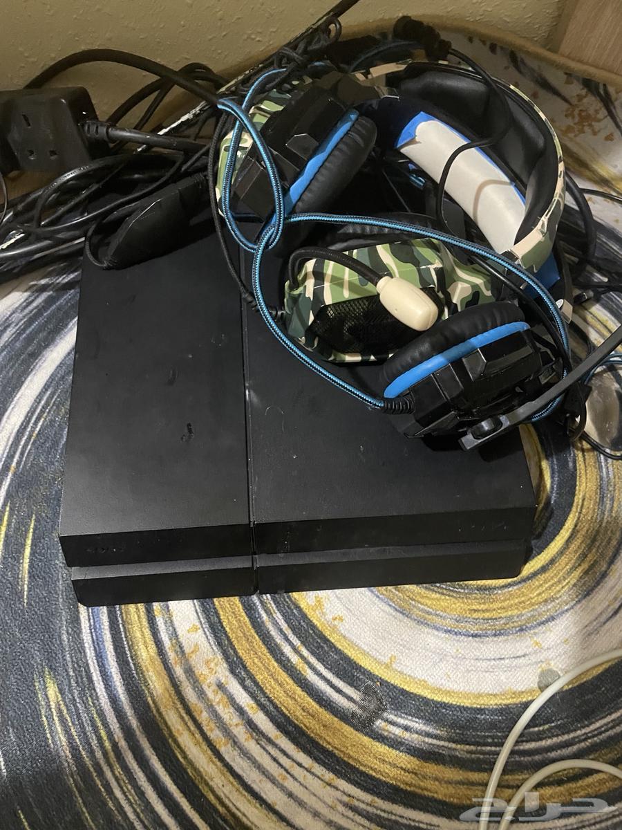 Sony PS4 in excellent condition, functional, comes with account and many games installed, along with controller63730686902787112