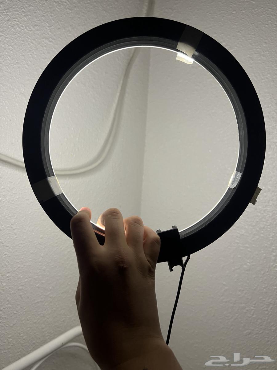 Circular LED light for sale with 3 colors, used and at a cheap price63728800342785111