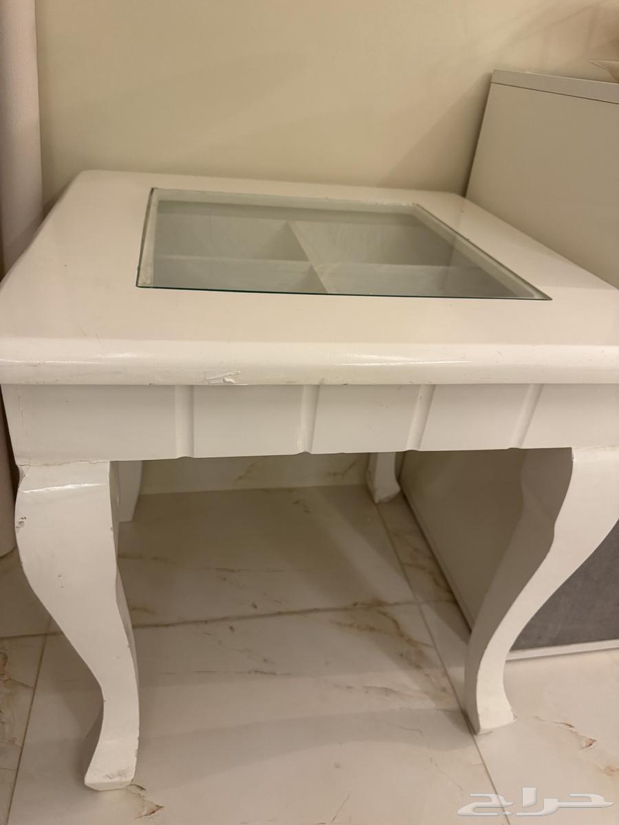 طاولة بيضاء مربعه بيع مستعجل رخيص63728906190595110