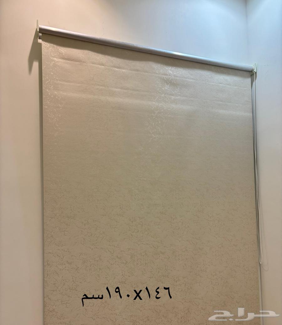 95 ريال لمجموعة ستائر رول شبه جديدة مفكوكه63733301192579112