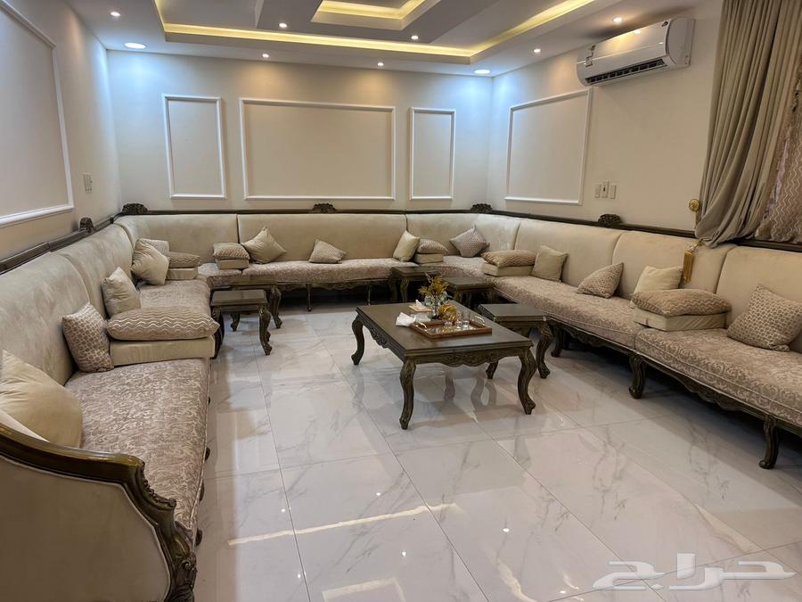 كنب للبيع مع ملحقاتة63731157624451111