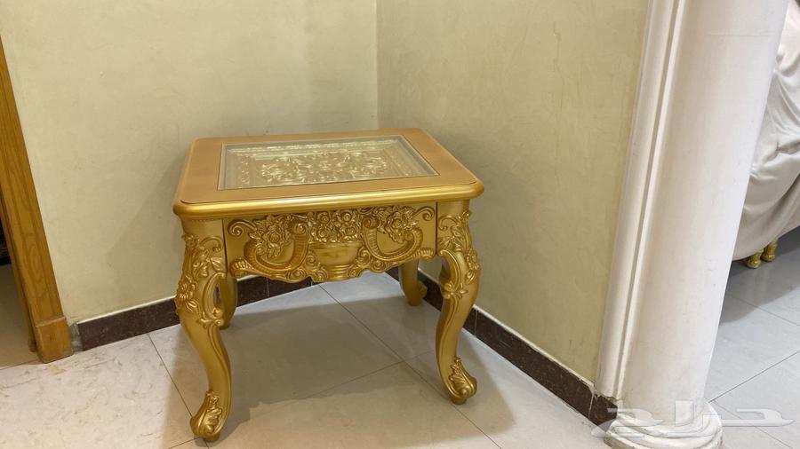 Two large and two small living room tables and a heater63731435120642111