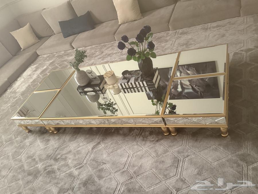 مدخل وطاولات خدمة مجلس شبه جديده63736126567553114