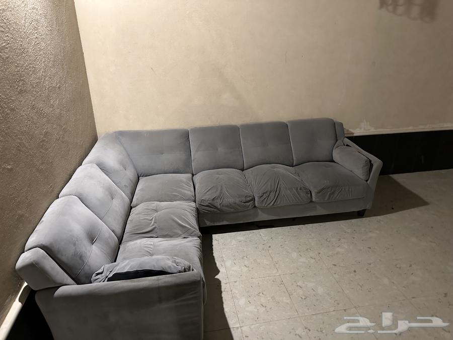 كنب على شكل حرف L للبيع بقيمة 500 قابل للمفاوضة63737432569346111