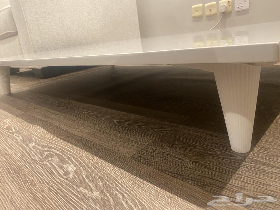 Floor serving table and mattresses63734138726275112