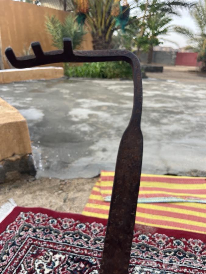 مفتاح باب خشب قديم له اكثر من مية عام (100)عام63735474069377110