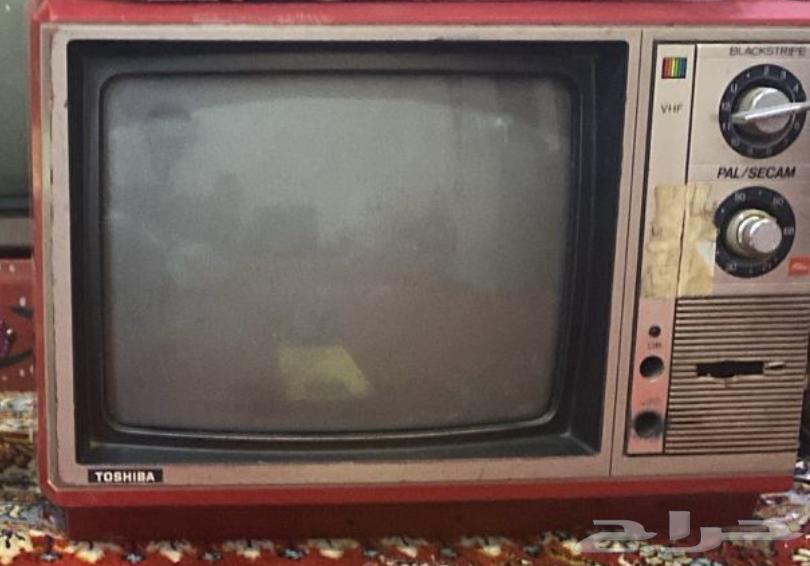 4 TVs for sale: Red Toshiba, Red General, and Big63736971001601110