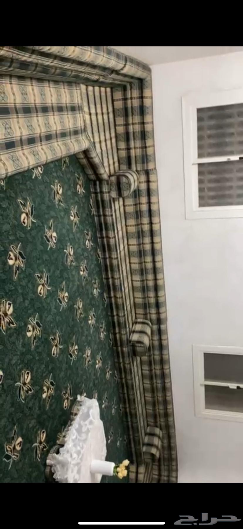 كنب مجلسين 7 في 4 و 6 في 4 جديد ونظيف وقوي مع طاولات63736695712513112
