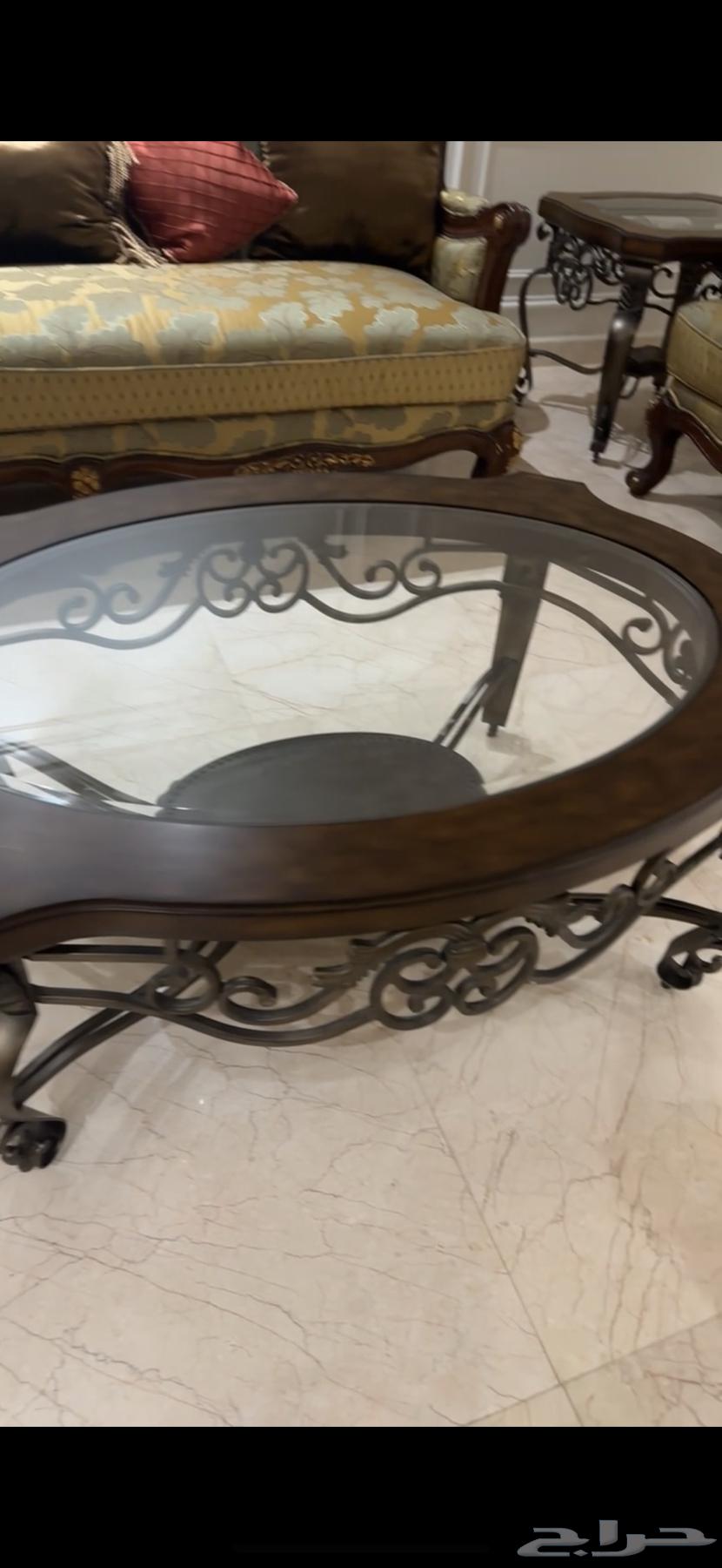 طقم كنب كلاسيك نظيف مع الطالات63730132191362114
