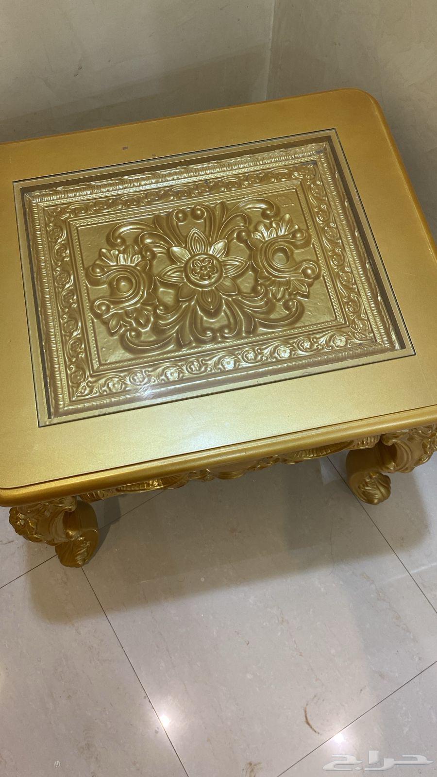 Two large and two small living room tables and a heater63731435120642112