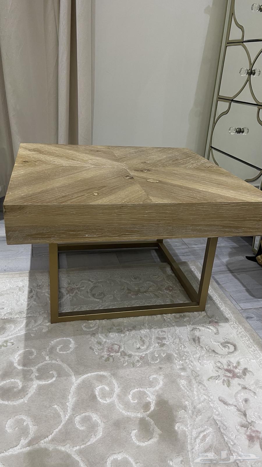 A new table with one month of use63741600802178110