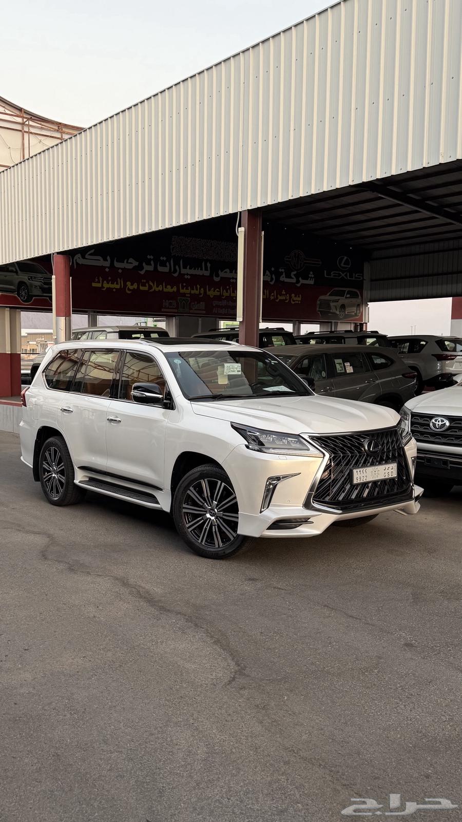 Lexus LX570 2018 Model, 88,000 KM63618044025219111