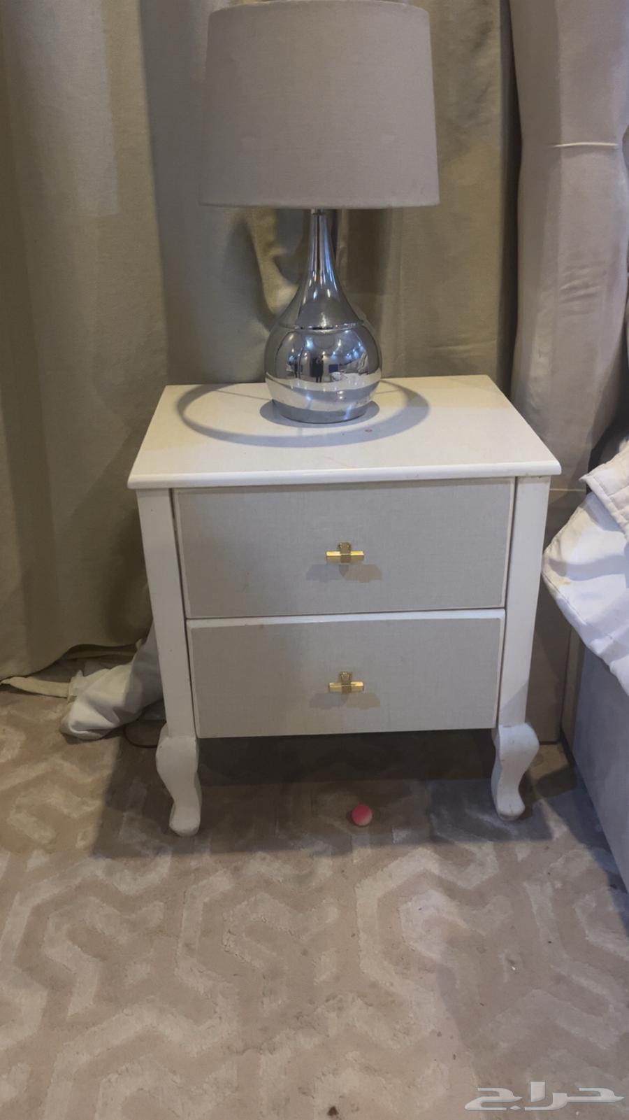 Corner wardrobe with three doors, two commodes, shoe cabinet, and dressing table for sale, 200 SAR63746206357377111