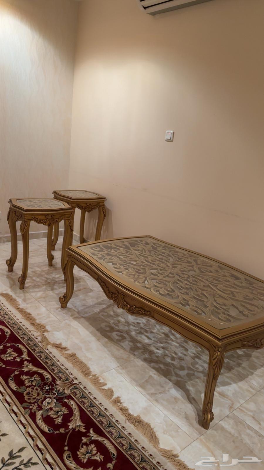 Large table with 2 corners63740280068481110