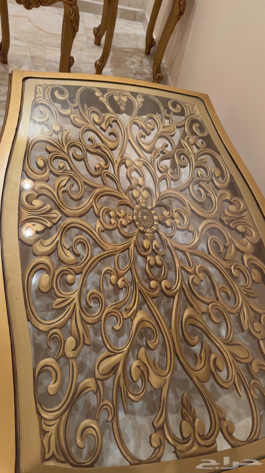 Large table with 2 corners63740280068481112