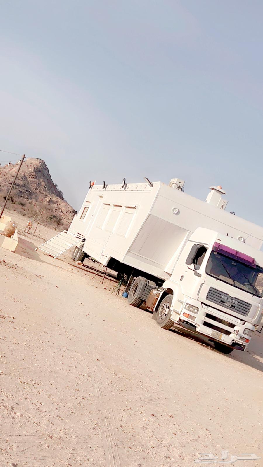 Caravan with engines and generator63746582068099110