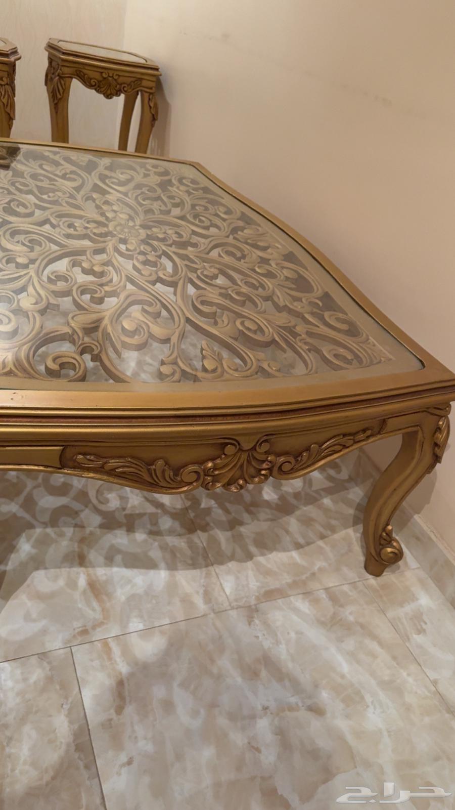 Large table with 2 corners63740280068481113