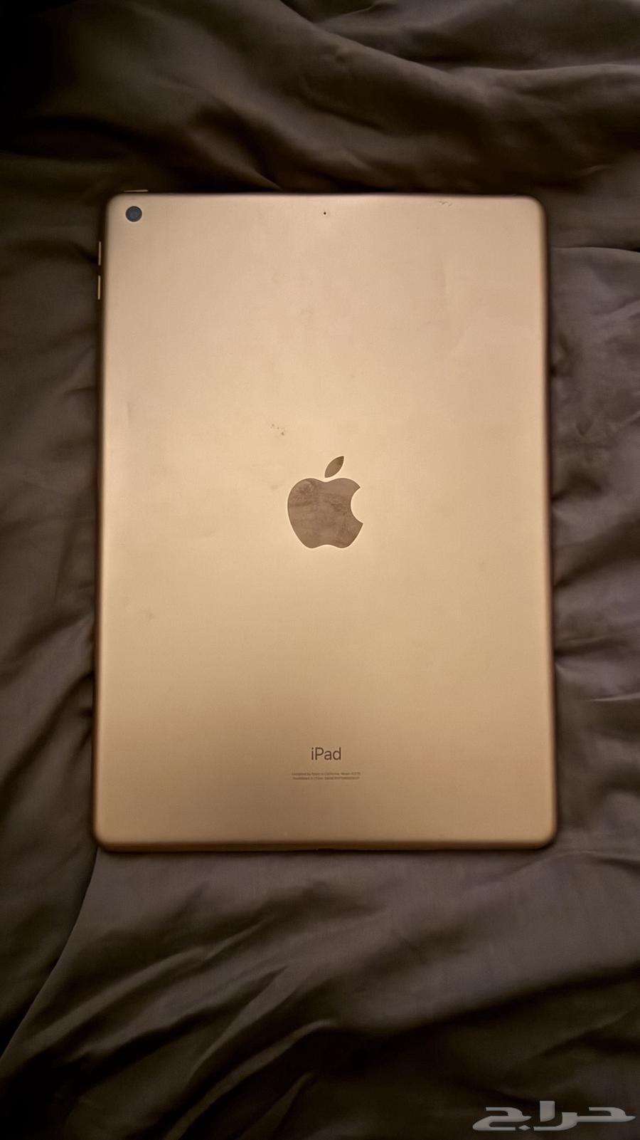iPad for sale, 8th generation, clean and without any damage63740001165569111