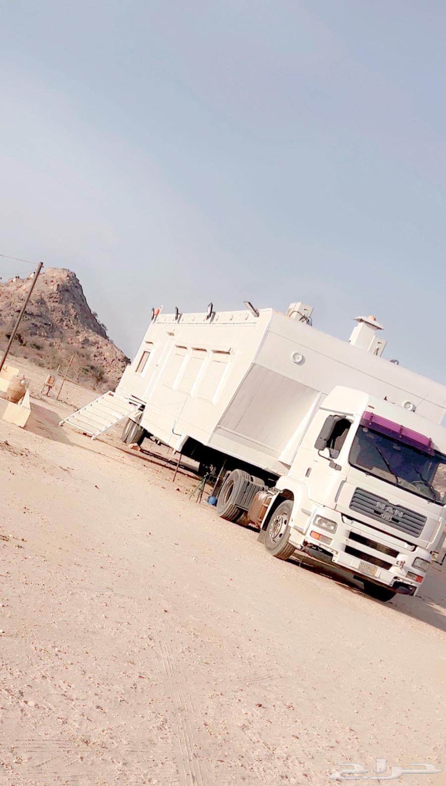 Caravan with engines and generator63746582068099112