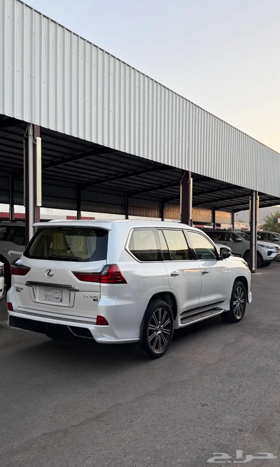 Lexus LX570 2018 model, 175,000 km63618044134657114