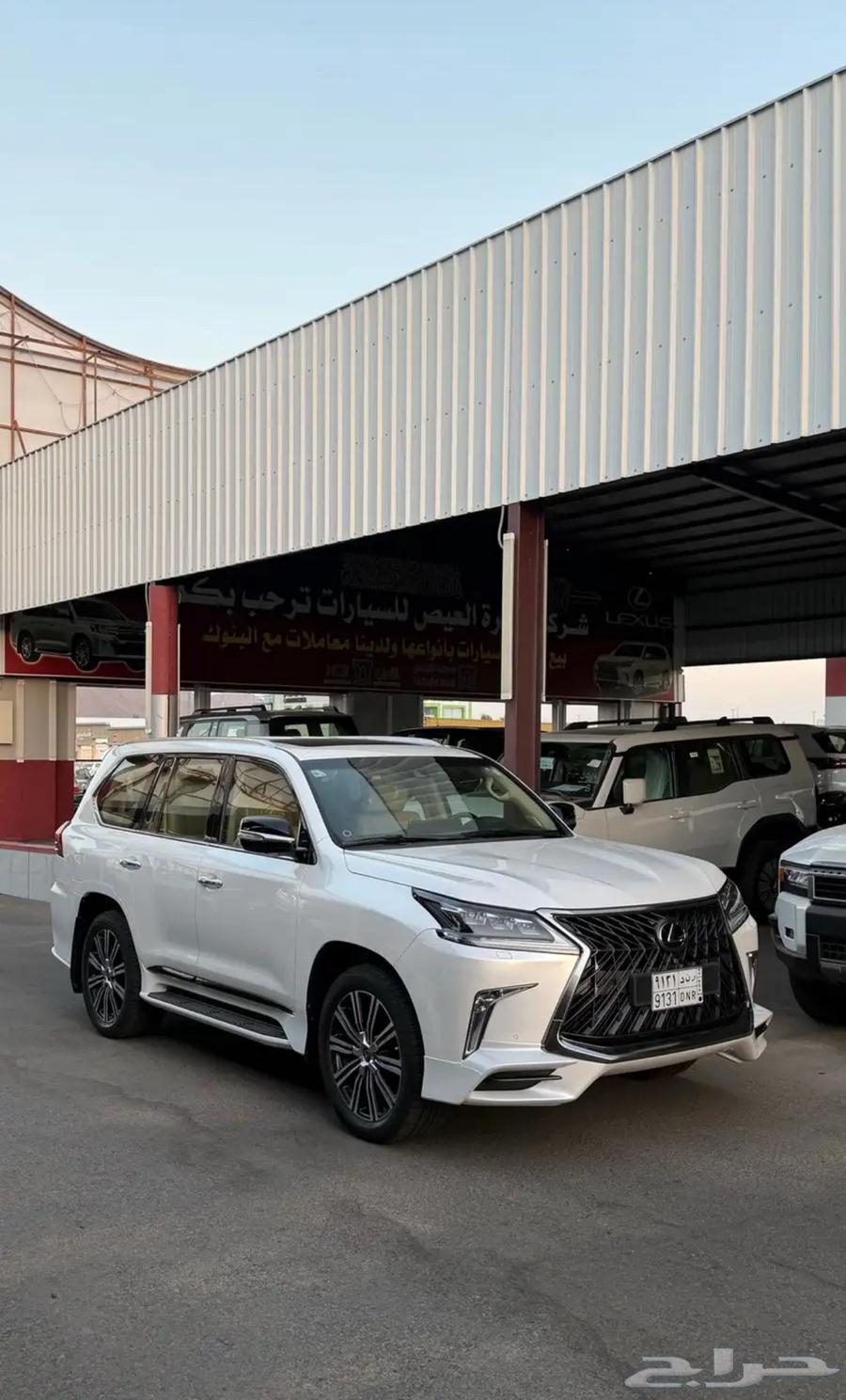 Lexus LX570 2018 model, 175,000 km63618044134657112