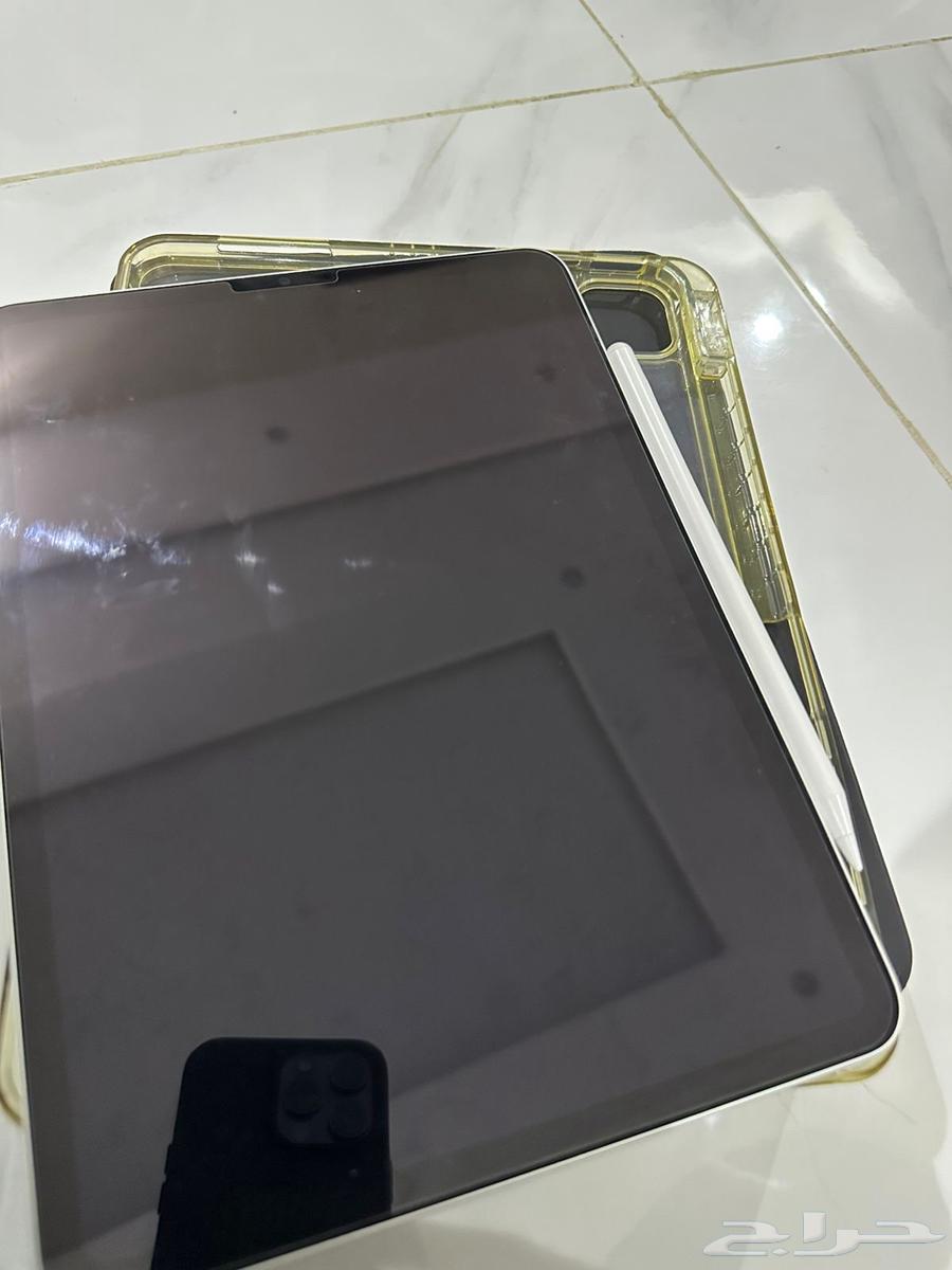 iPad Pro 3rd generation 256 GB, I took it to university but never used it63746403373185112
