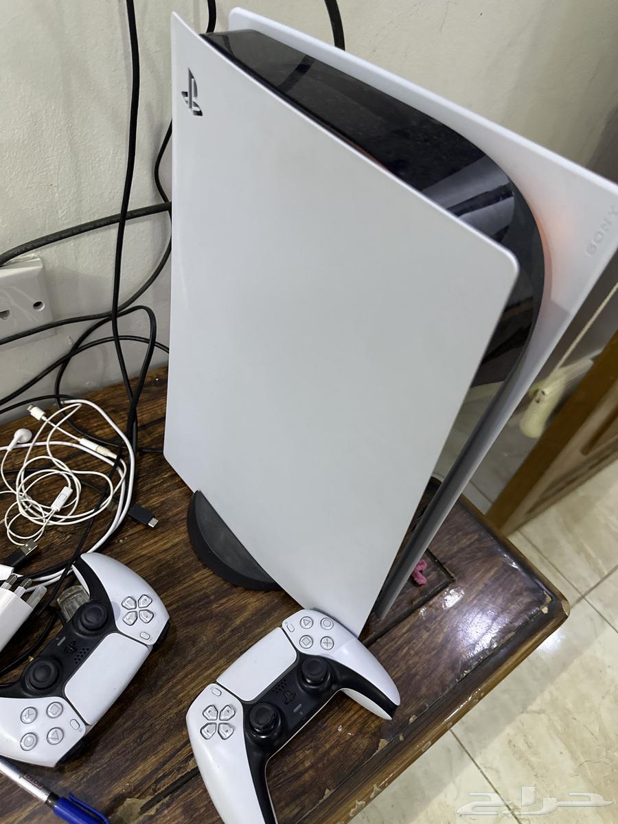 PlayStation 5 with controller and many games from 202263748644900483110