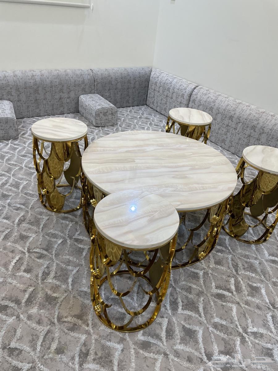 Main ceramic table and four side tables63746681035778113
