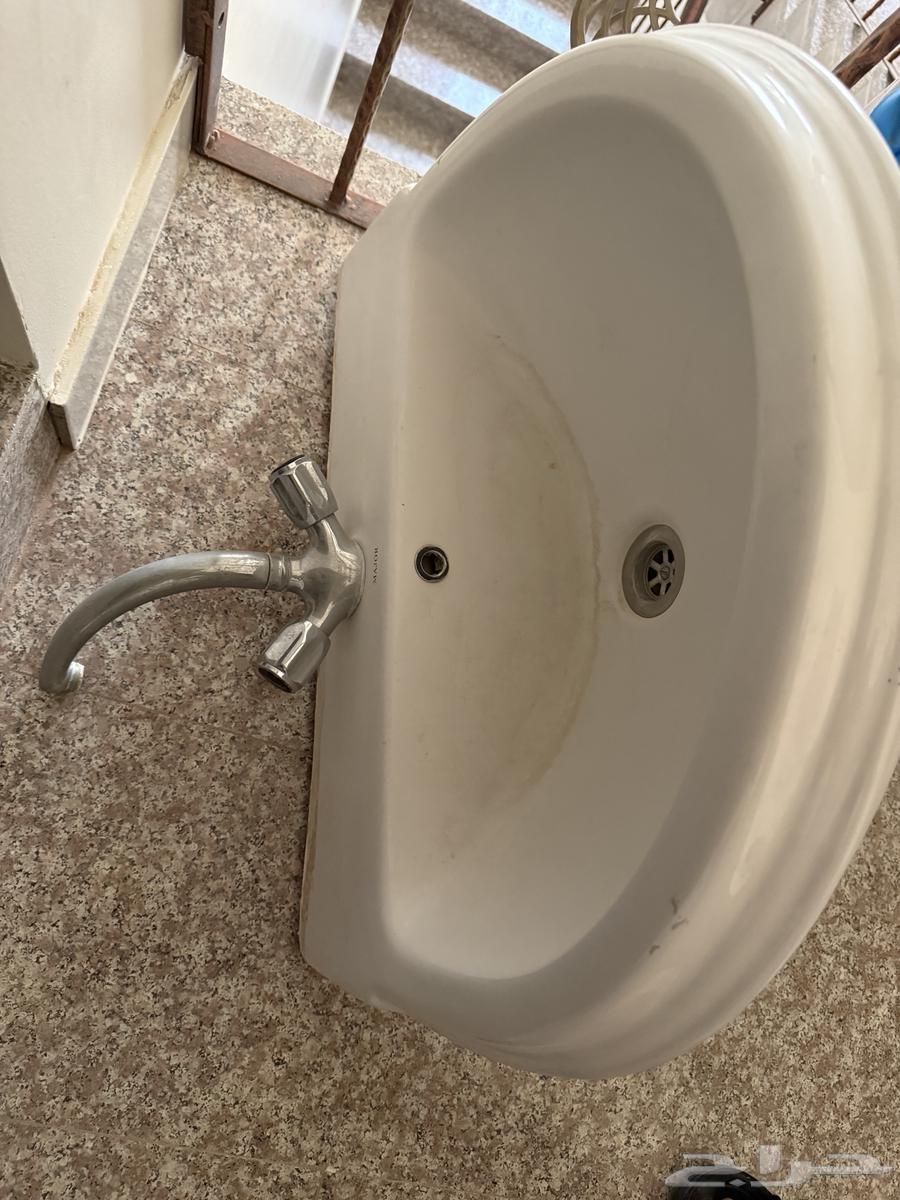 Marble sink with mixer in good condition, no cracks63742355992706111