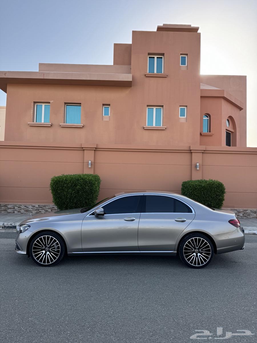 2022 مرسيدس E25063856363436801114