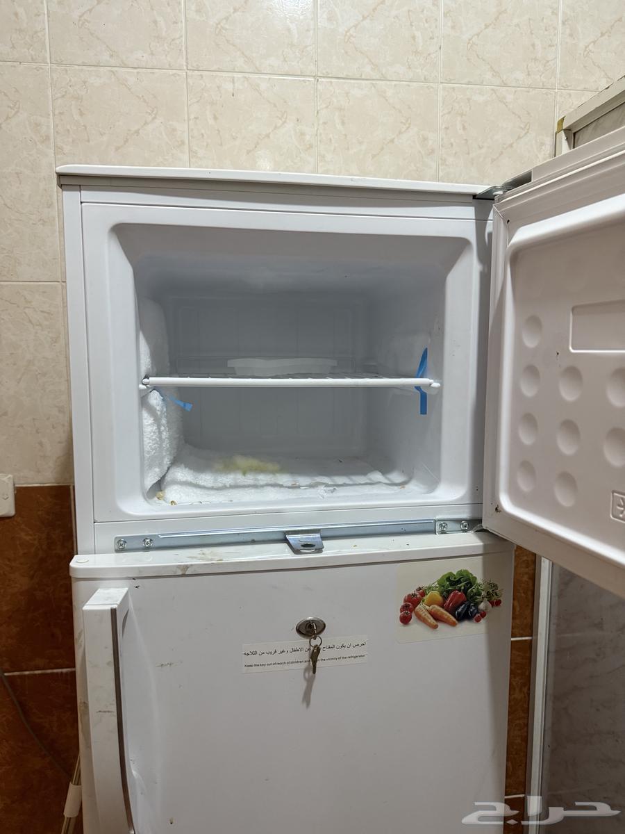ثلاجة KMC استخدام شبه جديده   اثاث63741415102083112