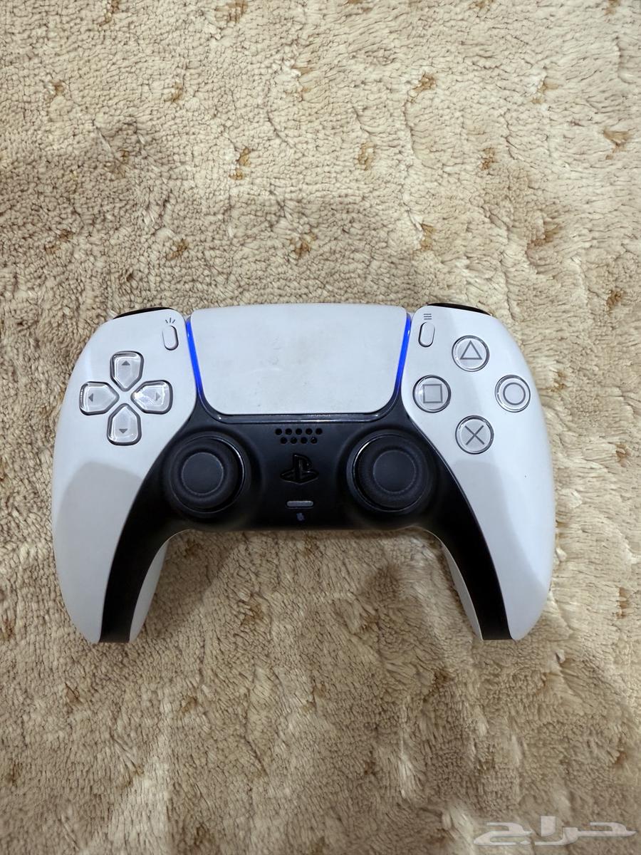 Sony Five Controller and Base with 3 Cables63743675872003110