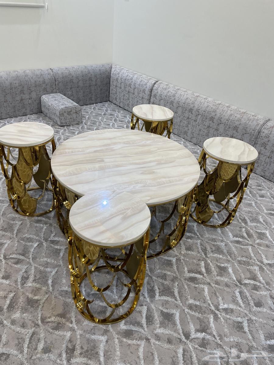 Main ceramic table and four side tables63746681035778111