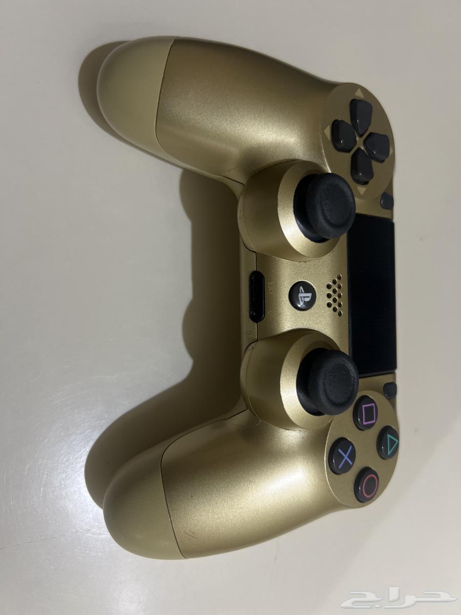 Sony 4 with wired controller, wireless headset, keyboard, microphone, and mouse pad63748749372930114