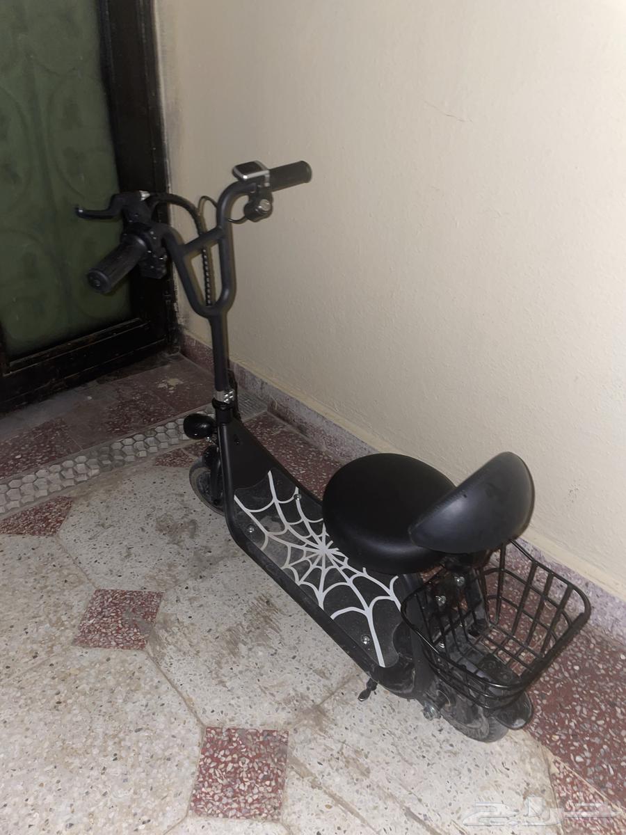 Hello, a good electric scooter with no issues and comes with a key63738961774339110