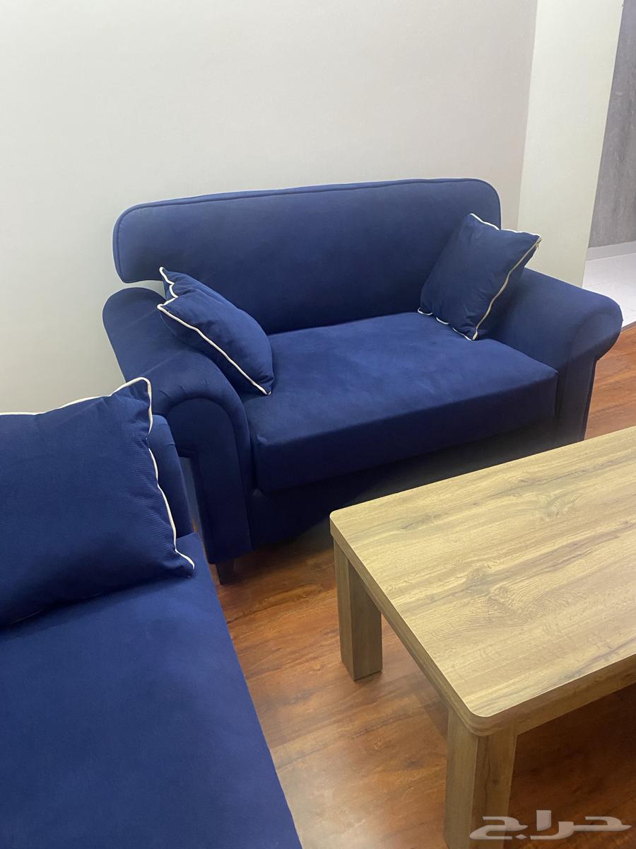 Selling a sofa and table63746586365955112
