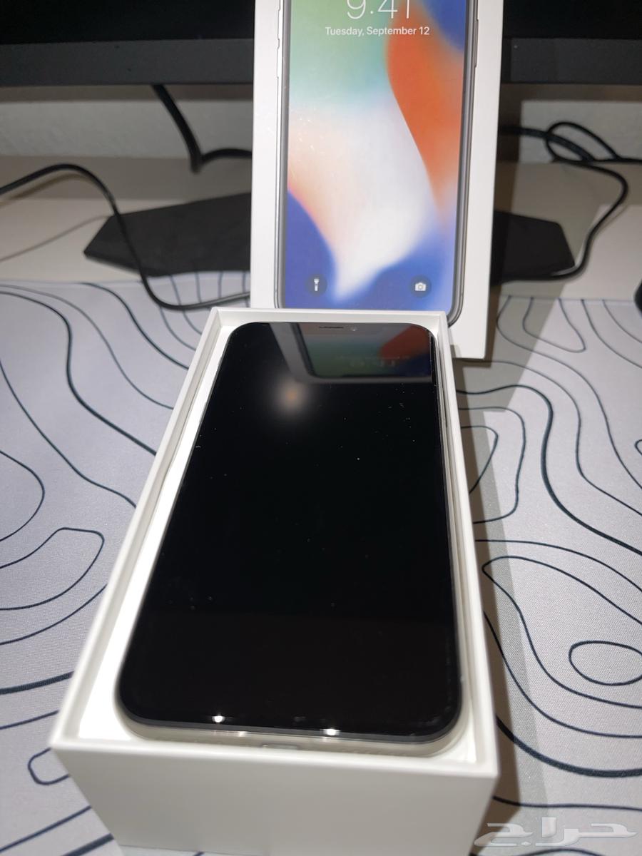 iPhone X in very clean condition63743766856066111