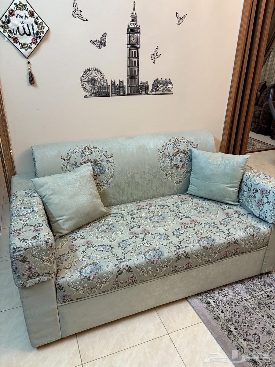 طقم كنب للبيع وبوفيه و وسريريين خشب63747422803074110