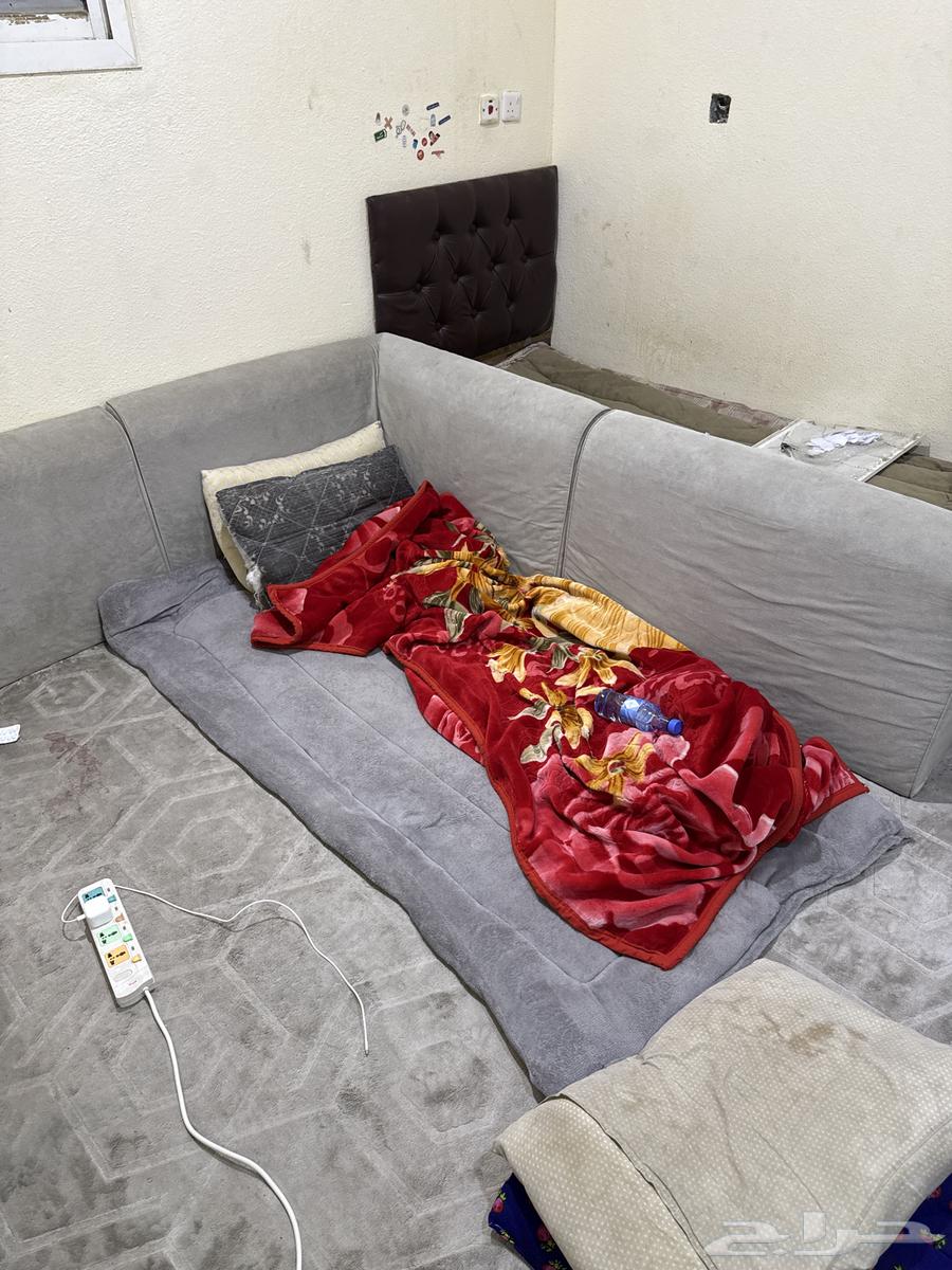 Floor back support, TV, table, and large lamp63740565441281112