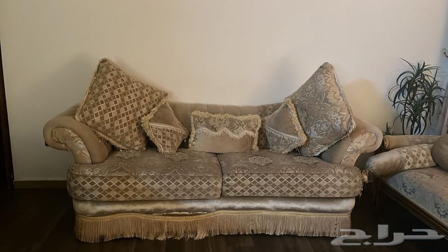 3 sofas 4 chairs and a small base and two tables enough for 12 people urgent sale63740565473026111