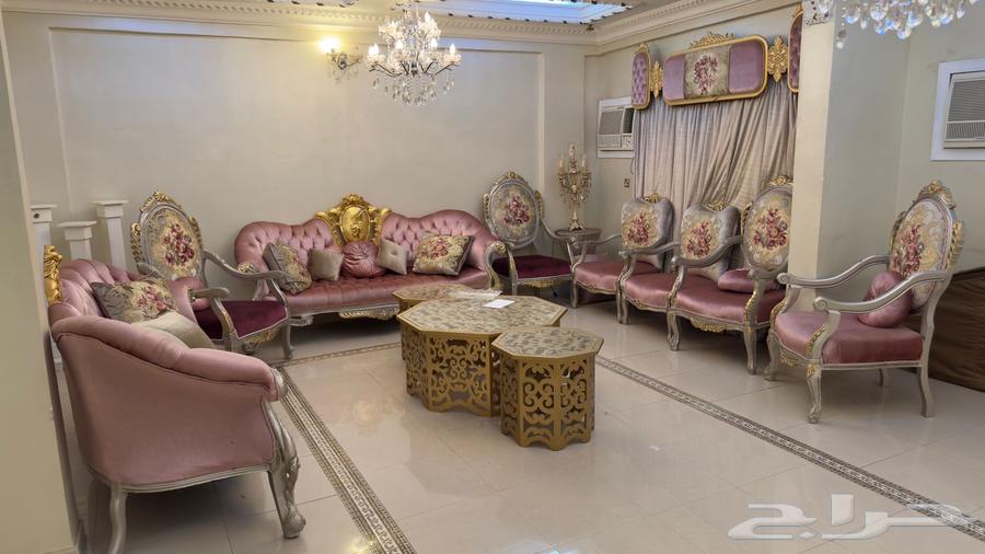 23-Person Set with Tables and Two Screens63747607299074110