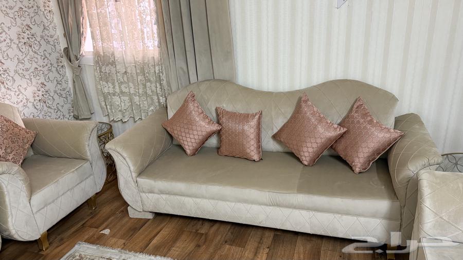 كنب شبه جديد للبيع اللون بيج63745540760451114