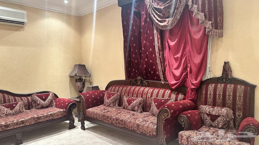 كنب مجلس ونظيف بحالة ممتازة جدا63741414814977113