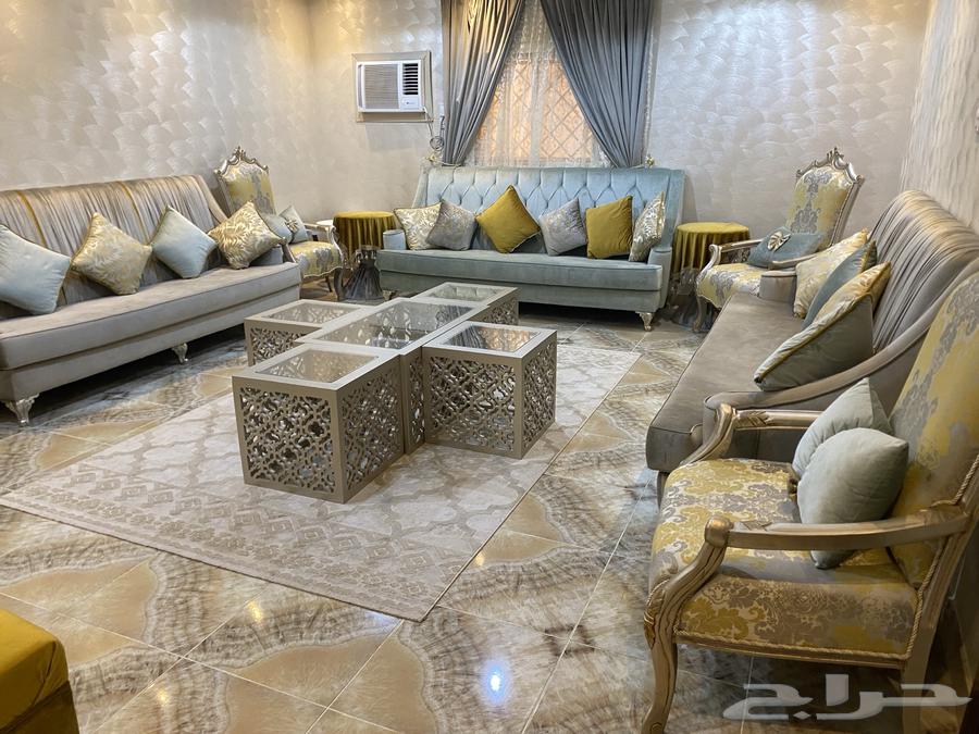 طقم كنب كلاسيكي نظيف و جديد63743862585219111