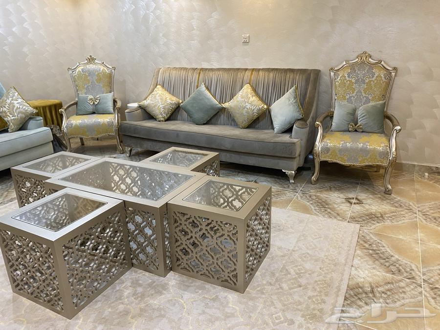 طقم كنب كلاسيكي نظيف و جديد63743862585219113