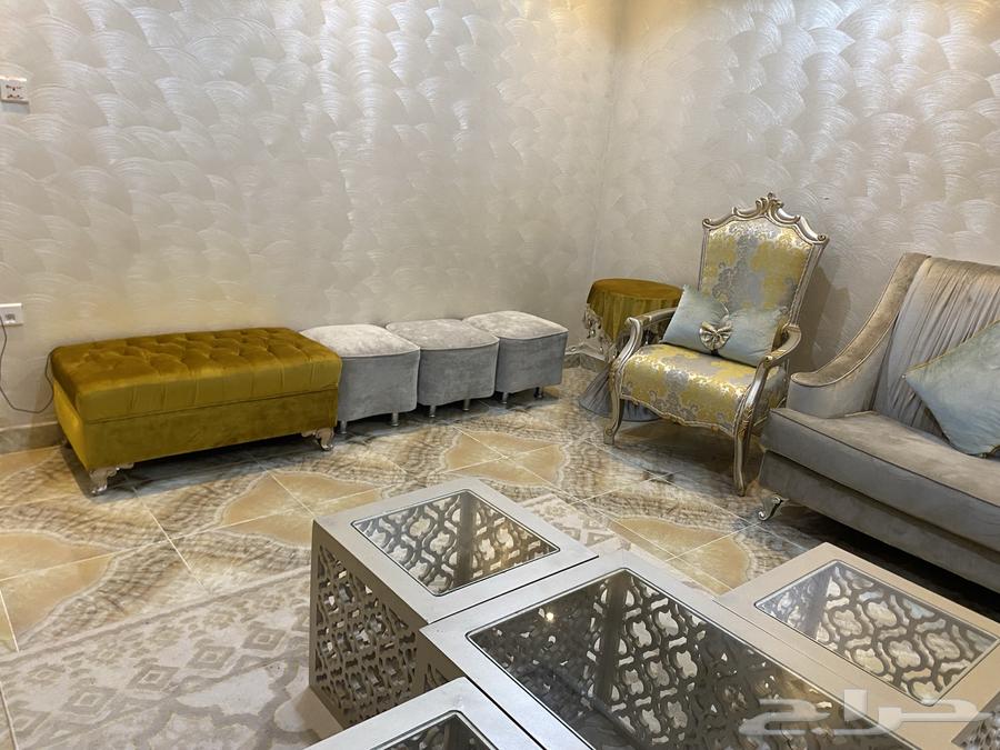 طقم كنب كلاسيكي نظيف و جديد63743862585219112