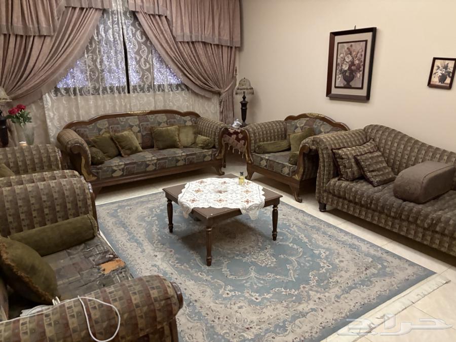 طقم كنب للبيع وبوفيه و وسريريين خشب63747422803074113