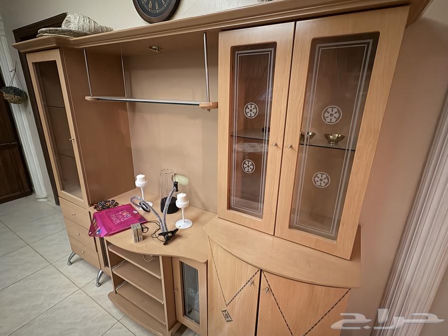طقم كنب للبيع وبوفيه و وسريريين خشب63747422803074114