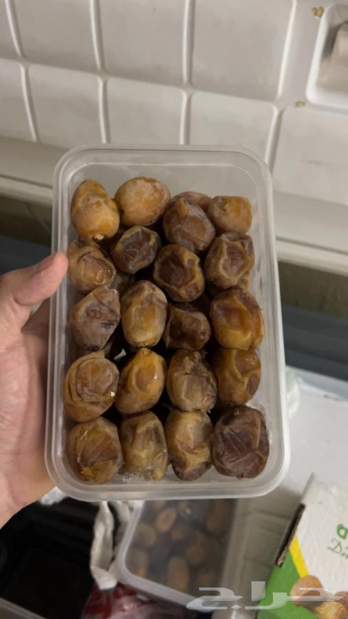 تمر خلاص وبرحي كليو بعلبته ب خمسه ريال63746206265985112