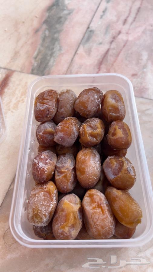 تمر خلاص وبرحي كليو بعلبته ب خمسه ريال63746206265985111